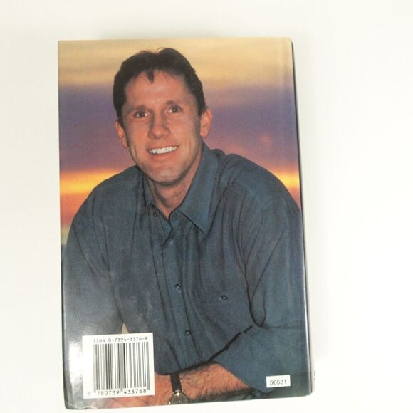 The Guardian A Novel by Nicholas Sparks Hardcover - Picture 2 of 9